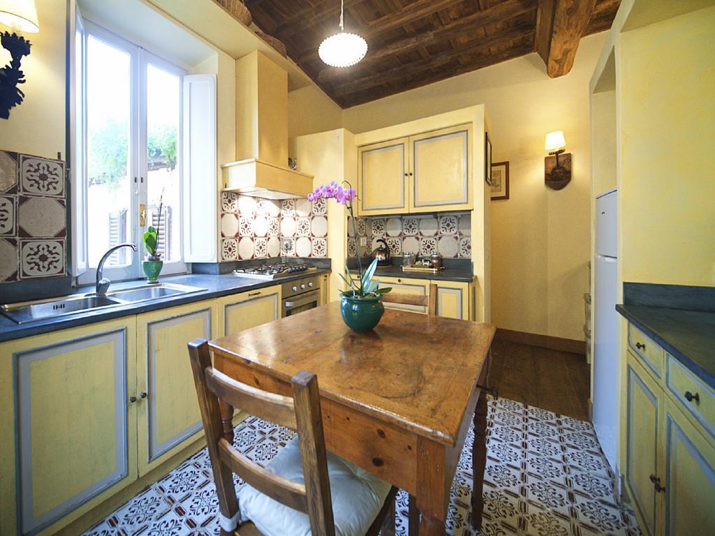 רומא Charming Trastevere Apartment מראה חיצוני תמונה